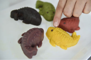「五彩鯉魚餅」