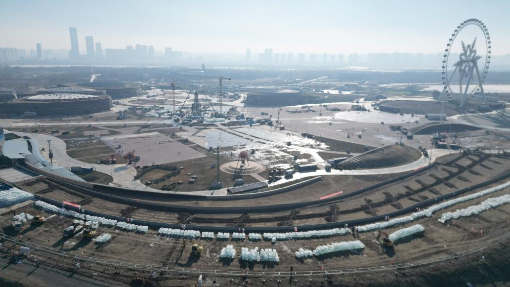 11月25日に撮影された第27回哈爾浜氷雪大世界の建設現場の様子（撮影・劉洋）。