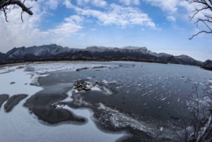 神農架大九湖の冬景色
